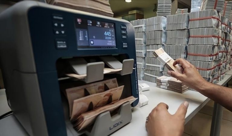 Bankacılık kesiminin mevduatı azaldı