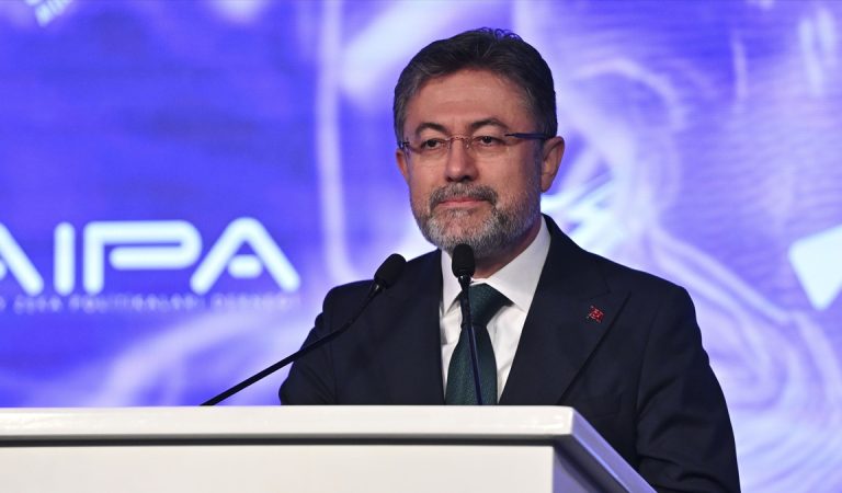 İbrahim Yumaklı: Ziraî üretime yönelik yapay zeka dayanaklı izleme sistemi kuracağız İbrahim Yumaklı: Ziraî üretime yönelik yapay zeka dayanaklı izleme sistemi kuracağız