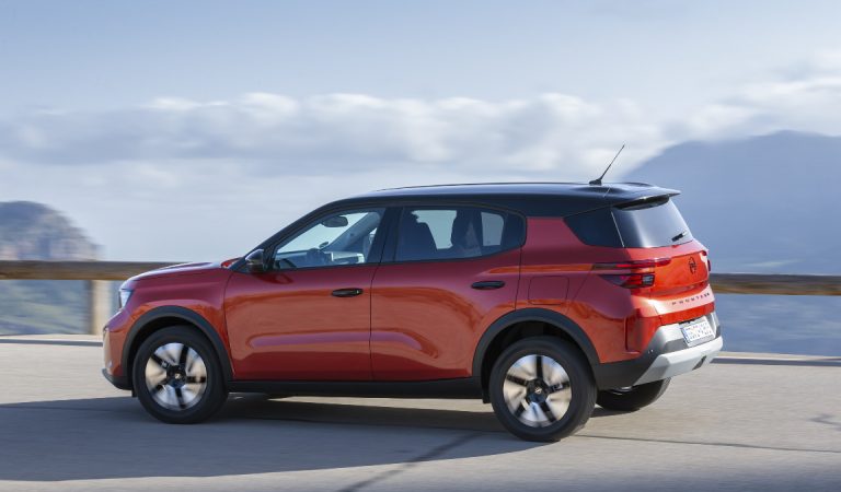 Opel Frontera, elektrikli ve hibrit seçenekleriyle Türkiye’de satışta