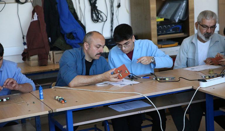 Ordu’da veliler atölyeye girdi Ordu’da veliler atölyeye girdi